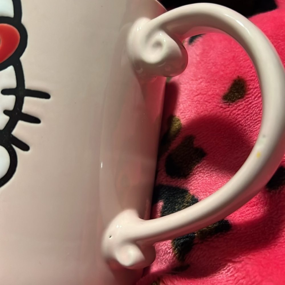 Hello Kitty Mug - Picture 2 of 6